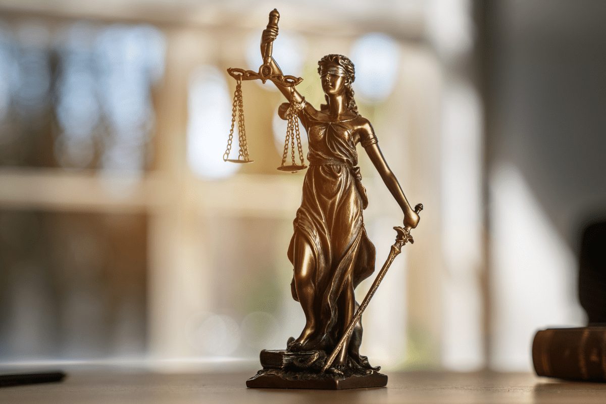 Deusa da Justiça — símbolo da advocacia e do direito